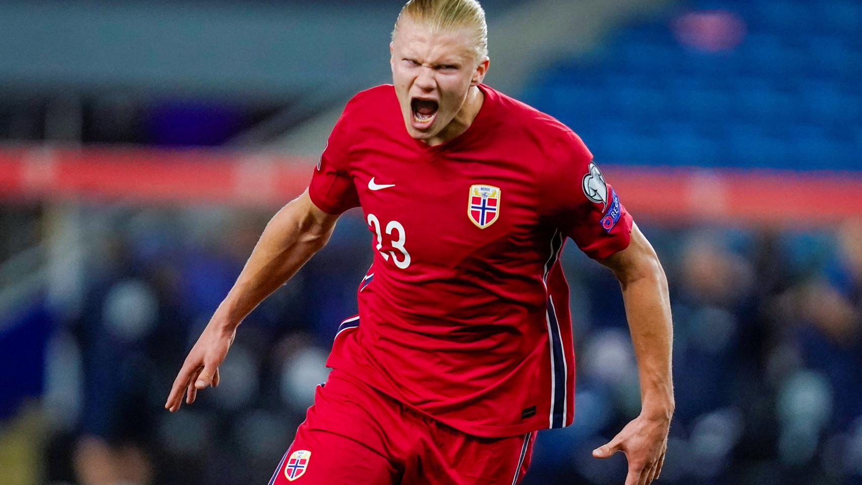 Haaland celebra un gol con Noruega