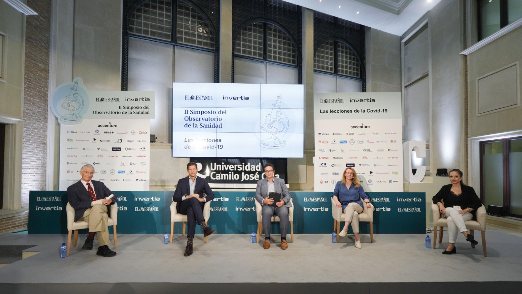 Imagen de la mesa redonda 'Formación en el sector sanitario: personal y gestores/directivos', en la cuarta jornada del II Simposio del Observatorio de la Sanidad.