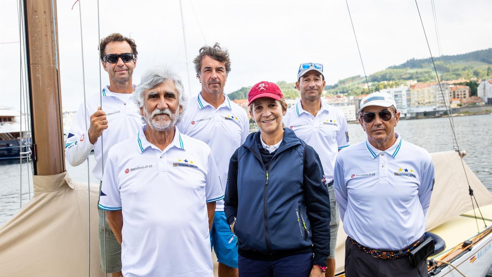 Visita de la infanta Elena al Xacobeo 6mR Europeans 2021 organizado por el Real Club Náutico de Sanxenxo
