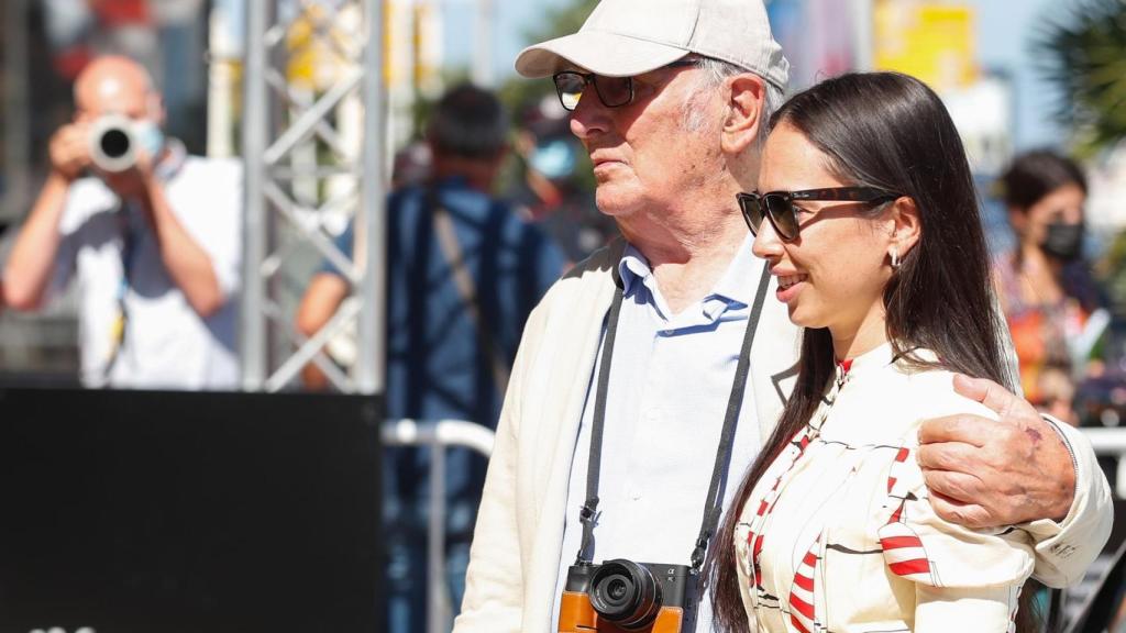 Carlos Saura junto a su hija Anna, productora del corto.