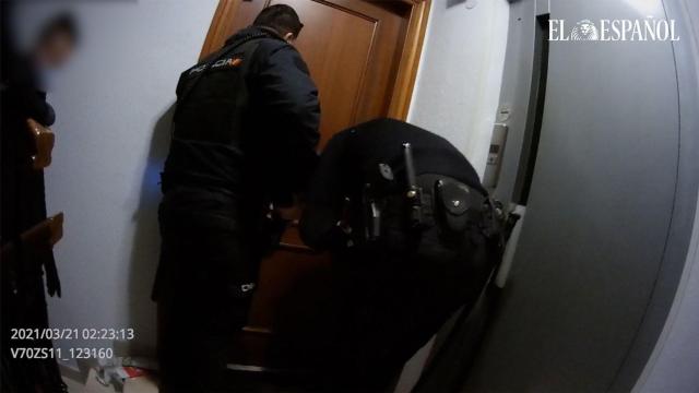 Entrada de la Policía en la vivienda de la calle Lagasca.