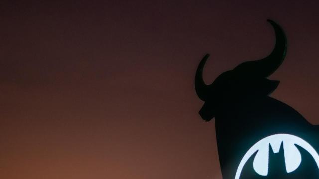 Batman recibe su señal de aviso de vuelta al trabajo tras las vacaciones en Benidorm