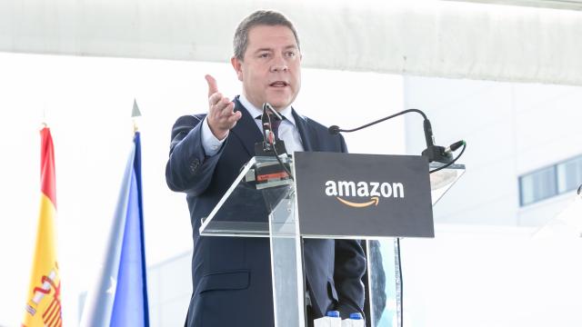 Emiliano García-Page, el pasado viernes durante la inauguración de un centro logístico de Amazon en Illescas. Foto: JCCM.