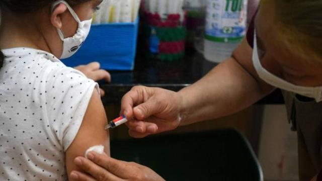 vacuna-ninos-kElC-U140448982227mME-624x385@Las Provincias