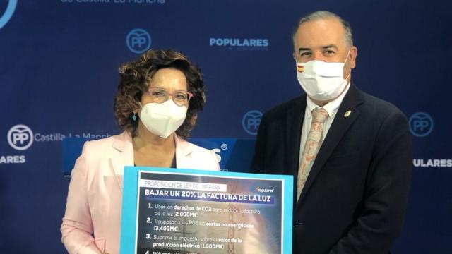 Carmen Riolobos, diputada nacional del PP, y José Julián Gregorio, senador del PP