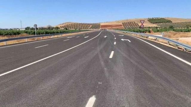 Obras de rehabilitación de firme en una carretera nacional