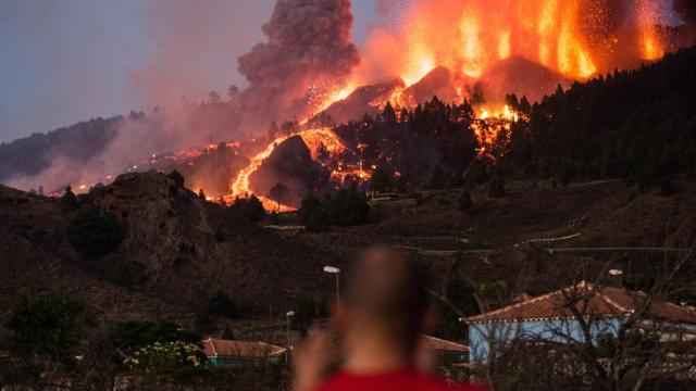 El volcán de Cumbre Vieja en La Palma, en erupción.