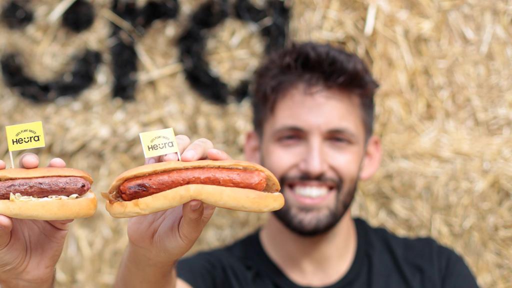 Marc Coloma y Bernat Añaños con los nuevos prodcutos Heura.