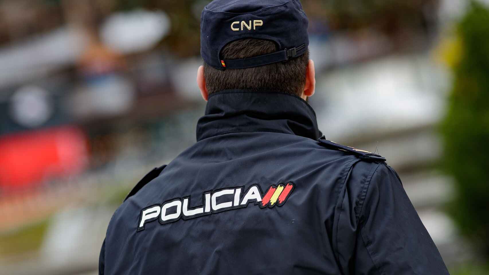 Detienen al responsable de una oficina de mensajería de Benidorm por acoso sexual a una empleada.