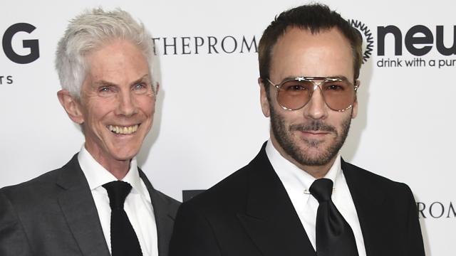 El periodista fallecido Richard Buckley junto a su marido, Tom Ford, en una imagen fechada en marzo de 2017.