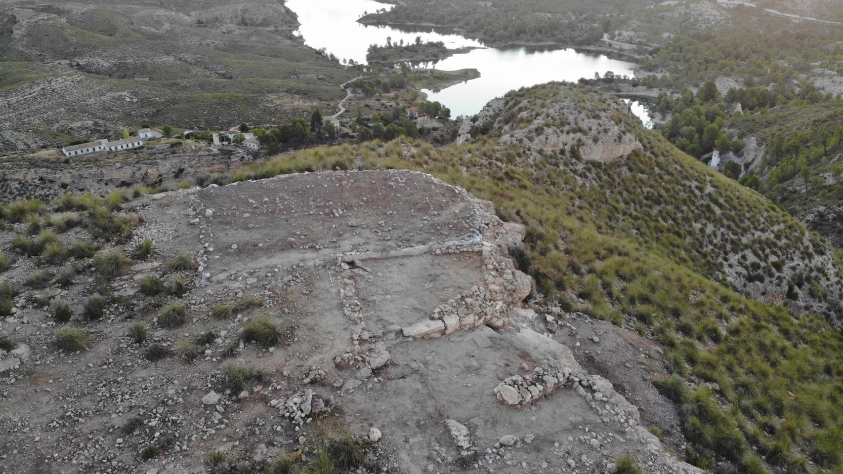 Investigadores de la UA descubren un gran almacén en el yacimiento protohistórico de Los Almadenes - Foto: UNIVERSIDAD DE ALICANTE