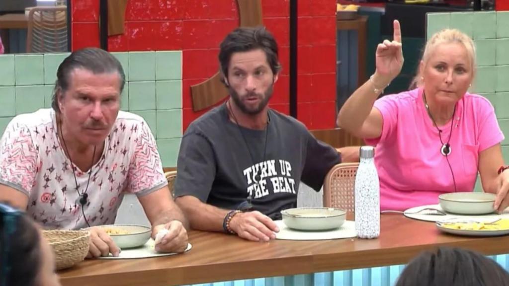 Bigote, Canales y Pariente.