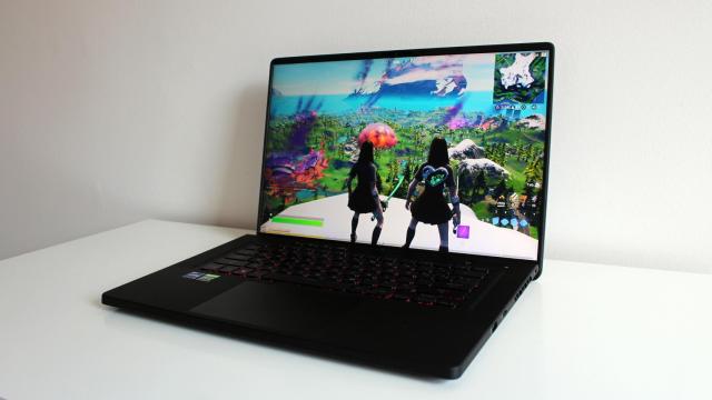 El ASUS ROG Zephyrus M16 es un portátil para jugar delgado y potente.