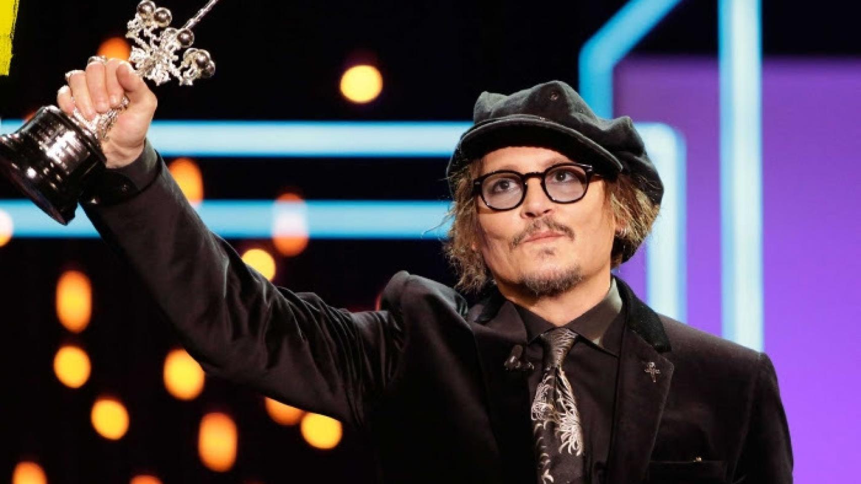 Johnny Depp con el Premio Donostia. Foto: Festival de San Sebastián