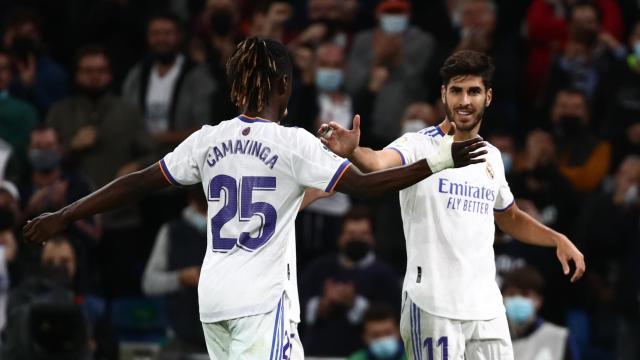 Eduardo Camaving felicita a Marco Asensio