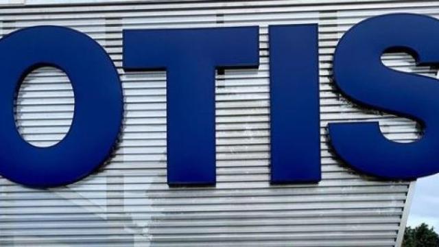 Un rótulo de Otis, matriz de Zardoya.