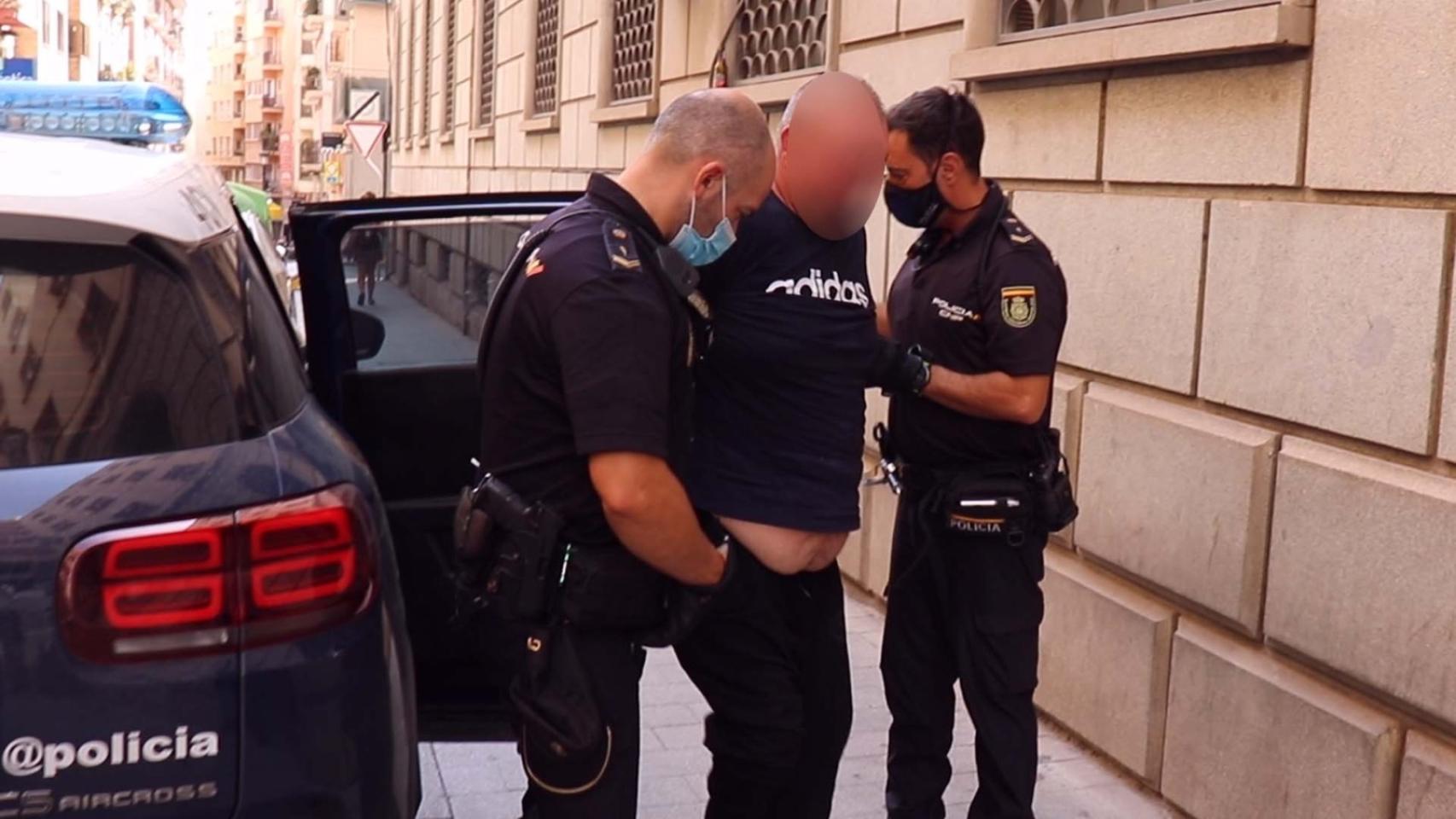 Detención del atracador de una sucursal bancaria de Alicante.