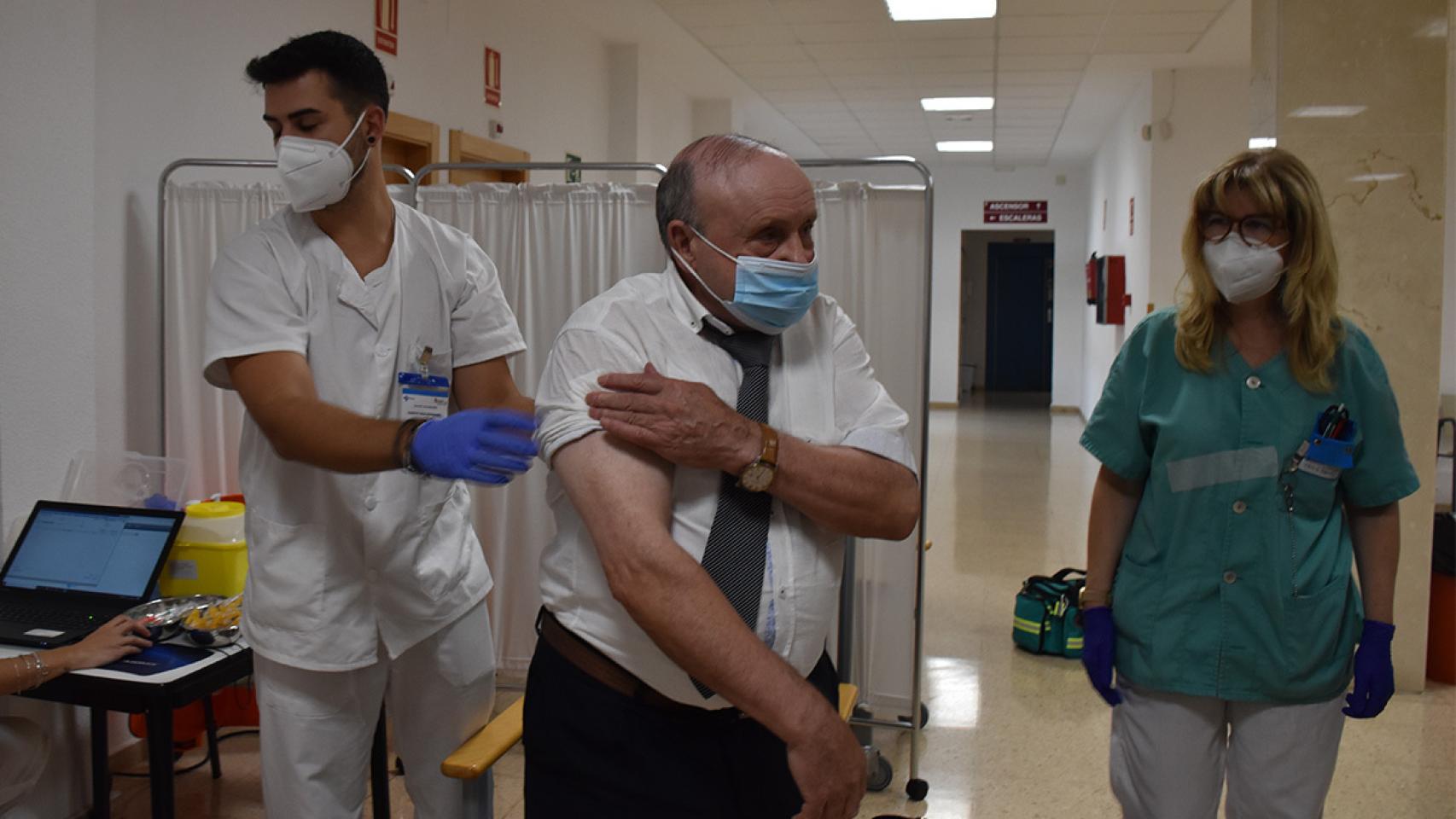 Vacunaciones de la tercera dosis en residencias en Los Tres Árboles de Zamora