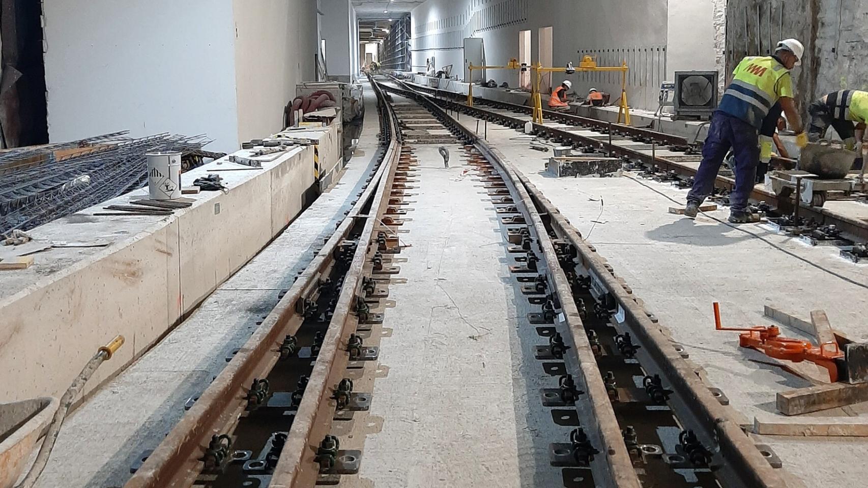 Trabajos en el interior del túnel del Metro de Málaga.