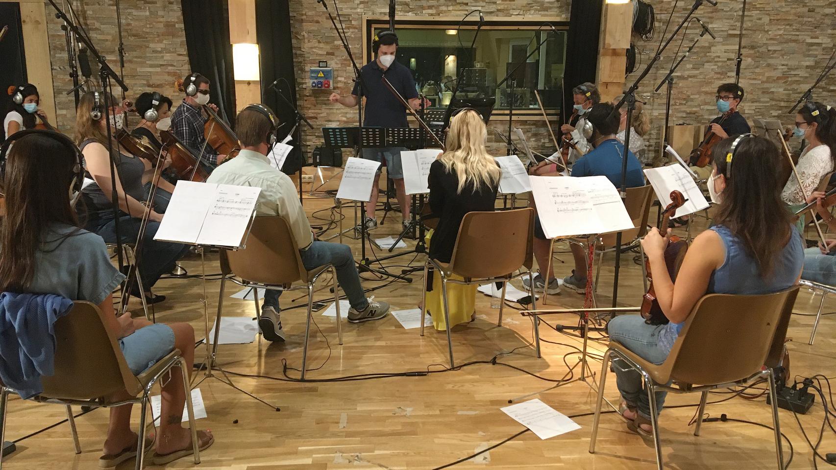 ICAL. El compositor Óscar Martín, responsable de la música de la película 'Claret' en un momento de la grabación
