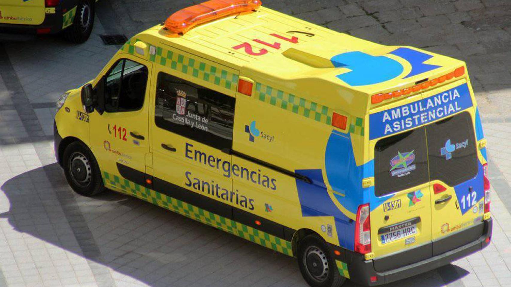 Imagen de archivo de una ambulancia del Sacyl