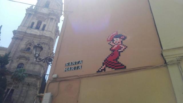 Imagen de archivo de la Gitana del artista Invader colocada en Málaga.