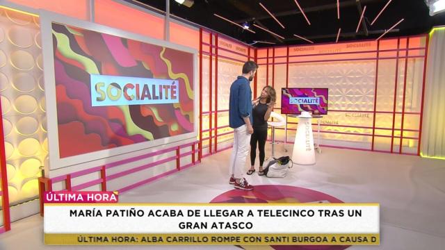 María Patiño presenta ‘Socialité’ en ropa deportiva y sandalias tras llegar tarde por un atasco