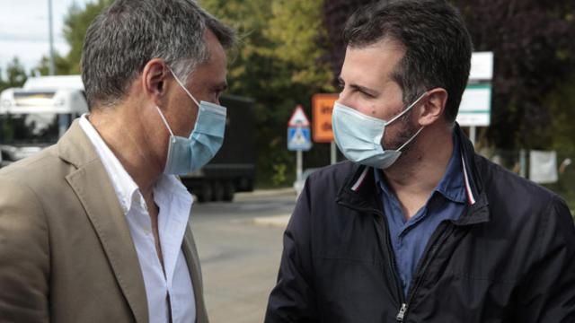 Tudanca con el alcalde de Valencia de Don Juan, Juan Pablo Regadera / ICAL