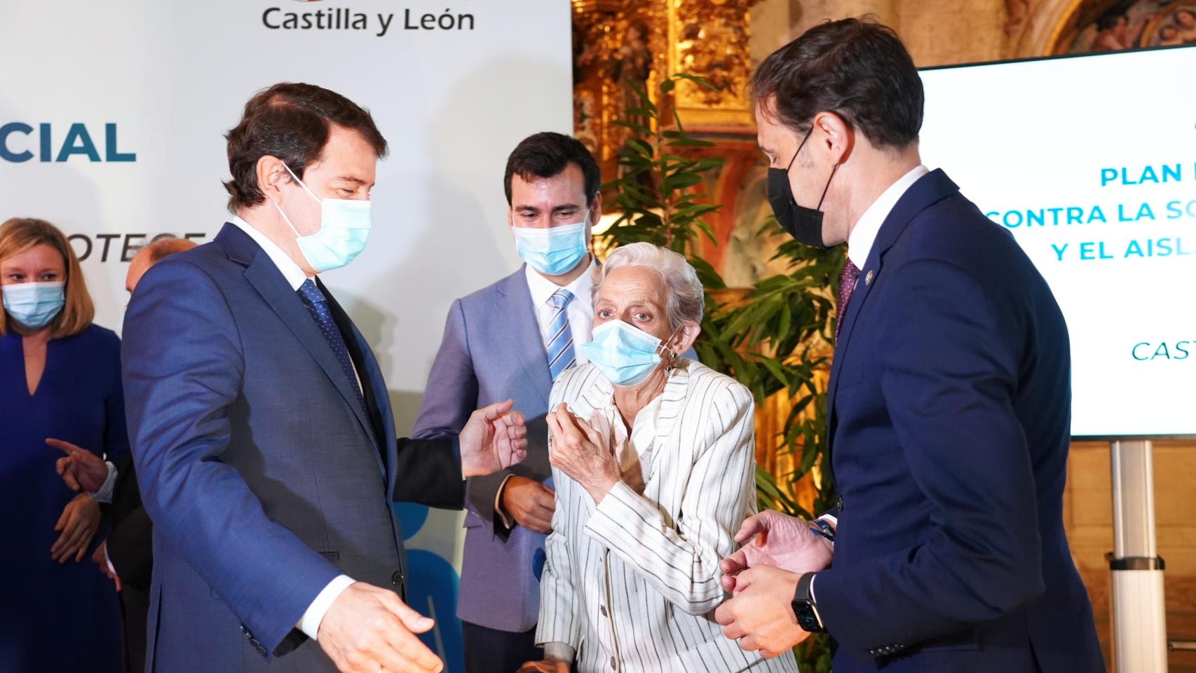 Fernández Mañueco durante la presentación del Plan contra la soledad