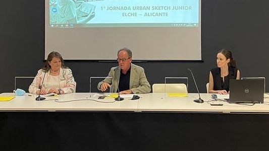 Emilio Vicedo y las concejales de Educación de Alicante y Elche, durante la presentación.