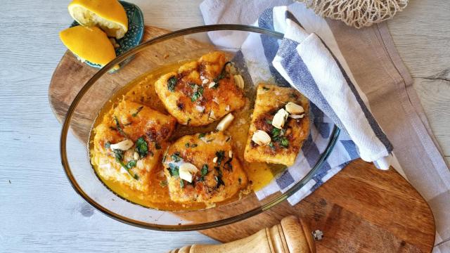 Bacalao asado con mantequilla y limón, una receta diferente con este pescado