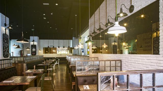 El interior del nuevo restaurante Ginos en Talavera de la Reina.