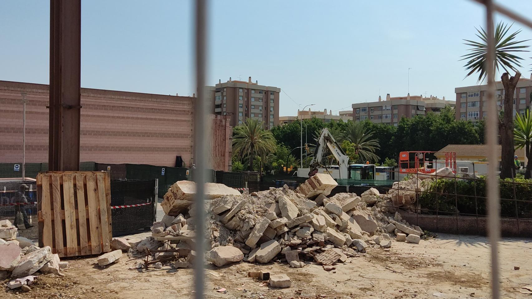 Trabajos de construcción del hotel en el Centro Comercial Rosaleda.