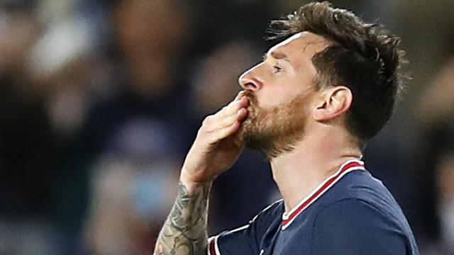Messi celebra su primer gol con el PSG