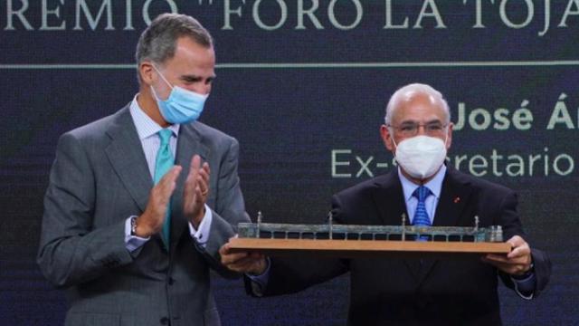 Felipe VI pide defender lo conquistado en derechos y libertades frente a cualquier amenaza