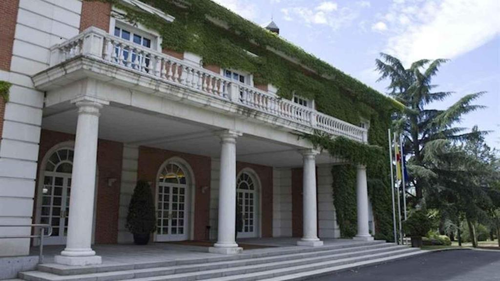 La Moncloa estudia fórmulas para recuperar su cafetería pese a alternar contratos temporales de catering