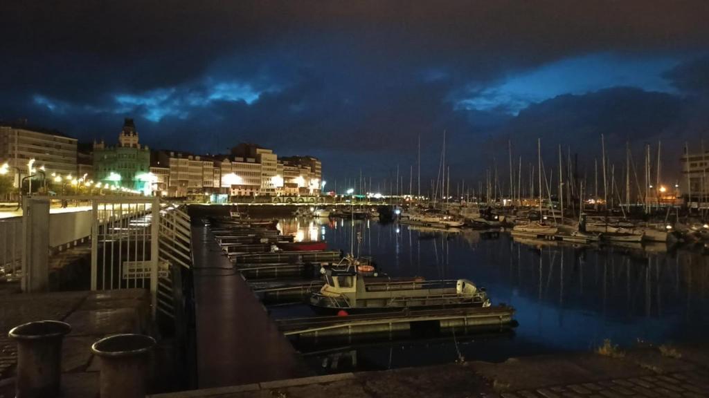 La zona de la Marina de A Coruña de noche