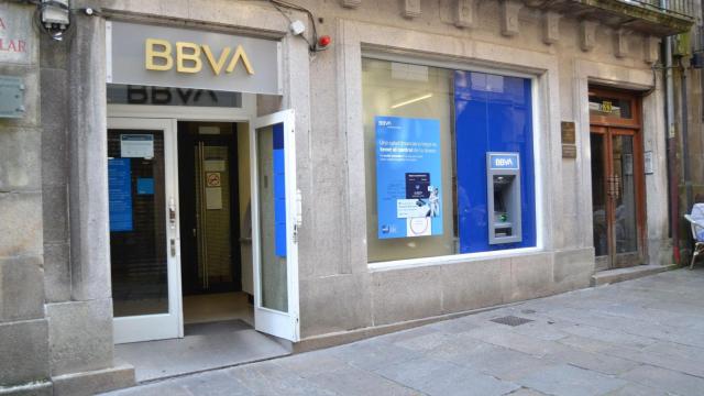 La oficina del BBVA en el número 33 de la Rúa do Vilar.
