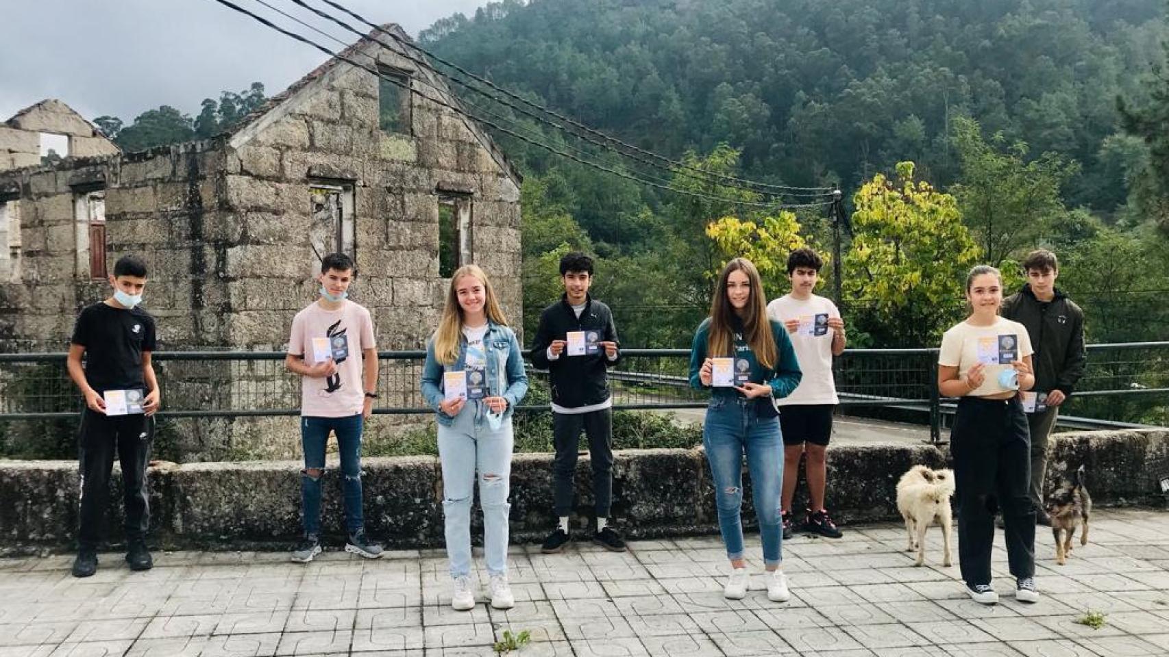 El Festival de Cans entregó vales para la compra de material escolar a todos sus niños colaboradores