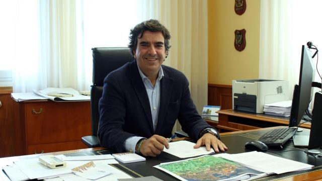 El presidente de la Autoridade Portuaria de A Coruña, Martín Fernández Prado, en su despacho.