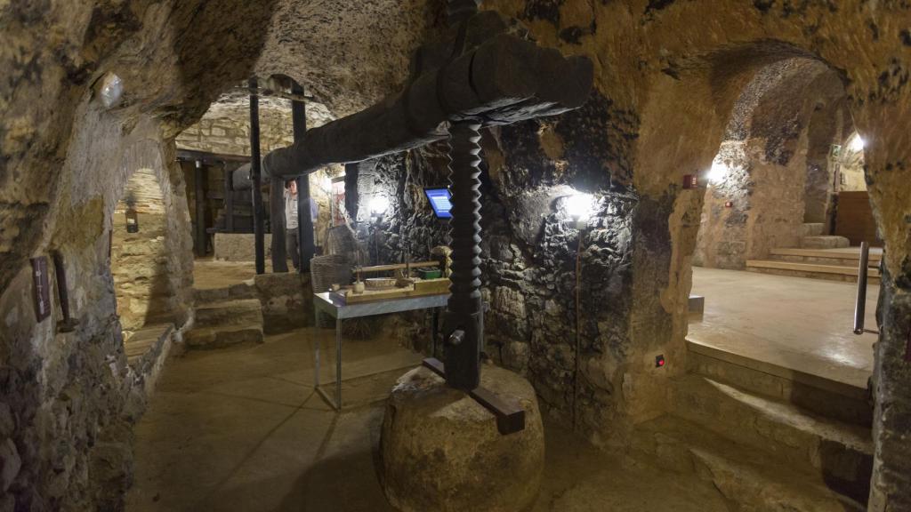 Una bodega de Mucientes en la que se organizan visitas guiadas y exposiciones