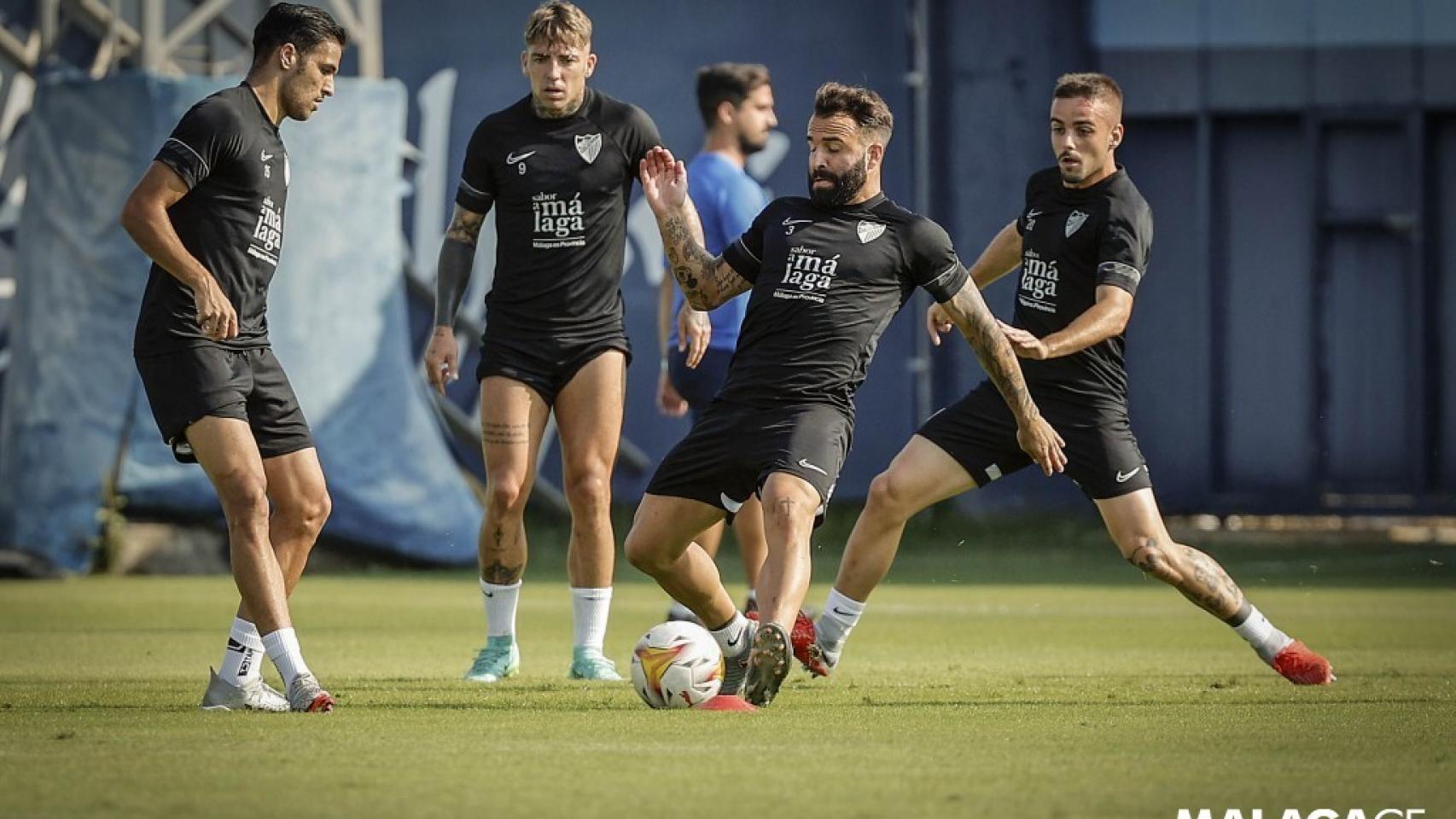 Día 1 en el Málaga CF sin Luis Muñoz y con la obligación de ganar