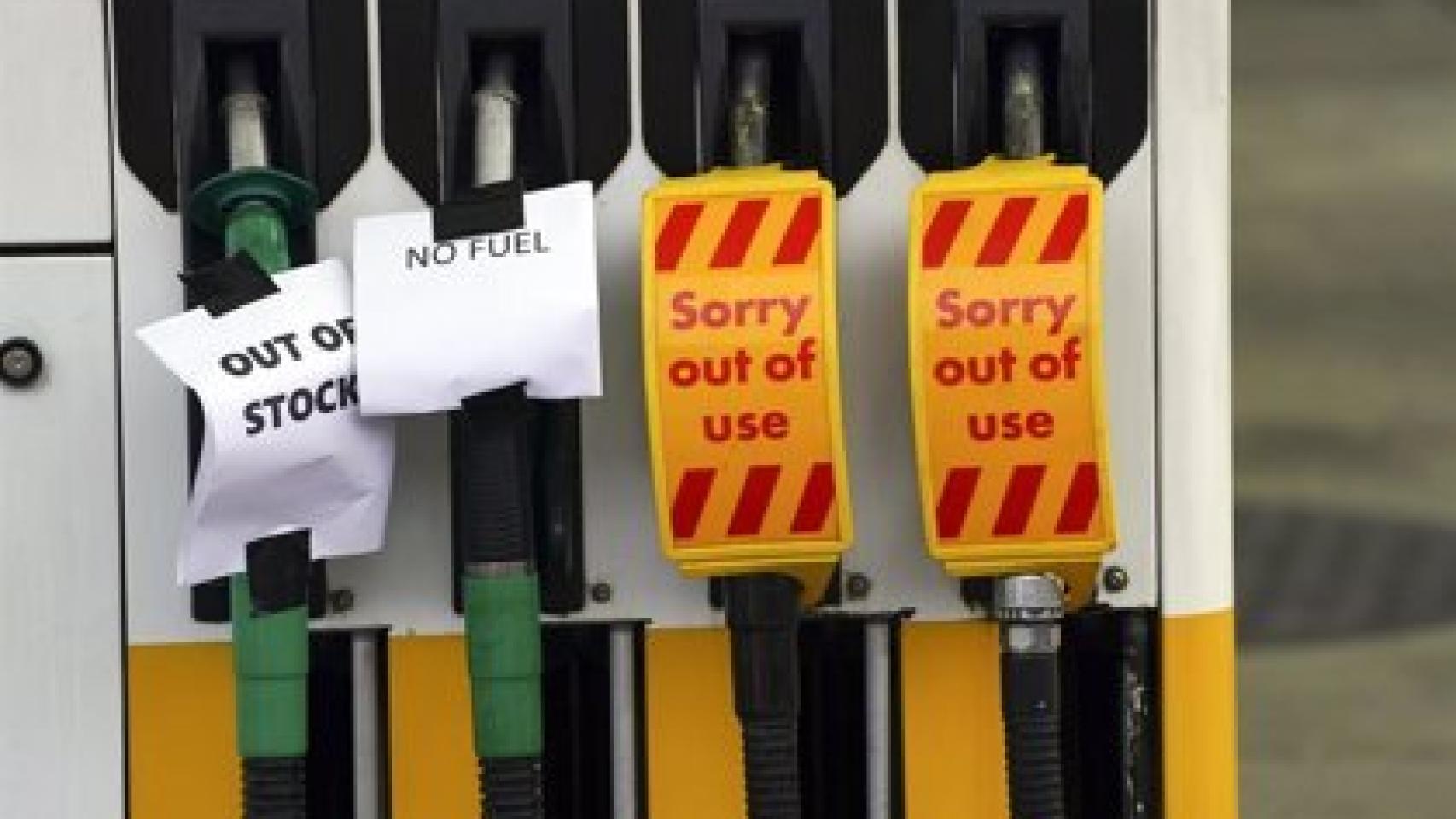 Una gasolinera de Reino Unido sin combustible. EP