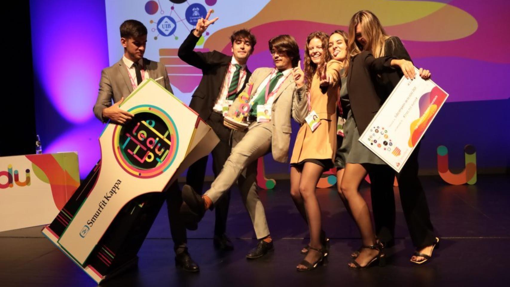 El equipo subcampeón, de la Universidad de Salamanca, está capitaneado por Álvaro Sánchez García , con los oradores Pilar Talavera Cordero, Ramón Brais Freire Braña, Begoña Olaizola Zárraga, Clara de Asís Solano Melitón y Jorge Macedo Pascual