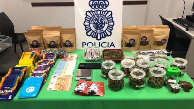 Detenido un holandés como responsable de un 'coffee shop' en Marbella dedicado a vender droga