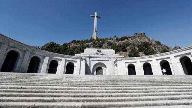 Entrada principal a la basílica del Valle de los Caídos.