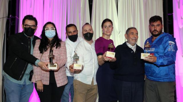 Foto de familia de los ganadores del concurso