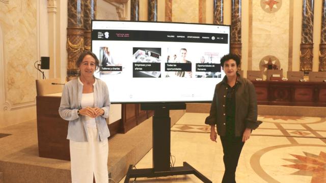 La concejala Marisol Garmendia (izquierda), durante la presentación del evento.