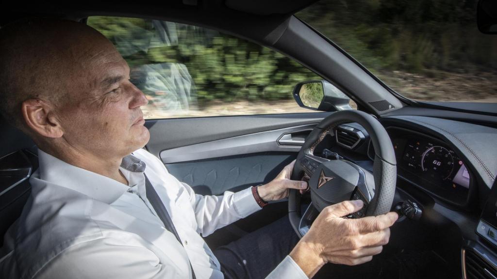 Werner Tietz, vicepresidente de Seat y Cupra, dirige la transición hacia la movilidad eléctrica en estas marcas.