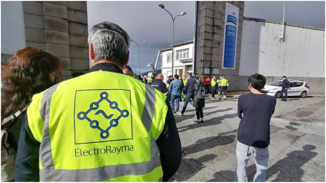 Concentración a las puertas del astillero.